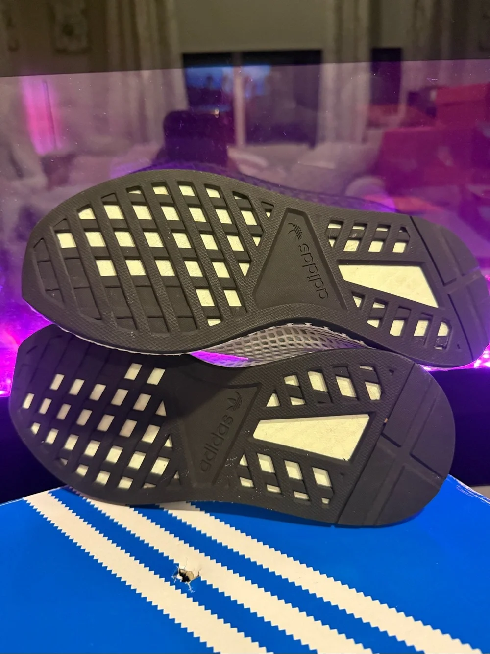adidas Deerupt Runner W Sneakers in Off-White